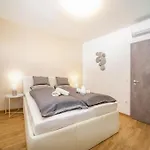 Grace Pine 1 Apartment Budapest
